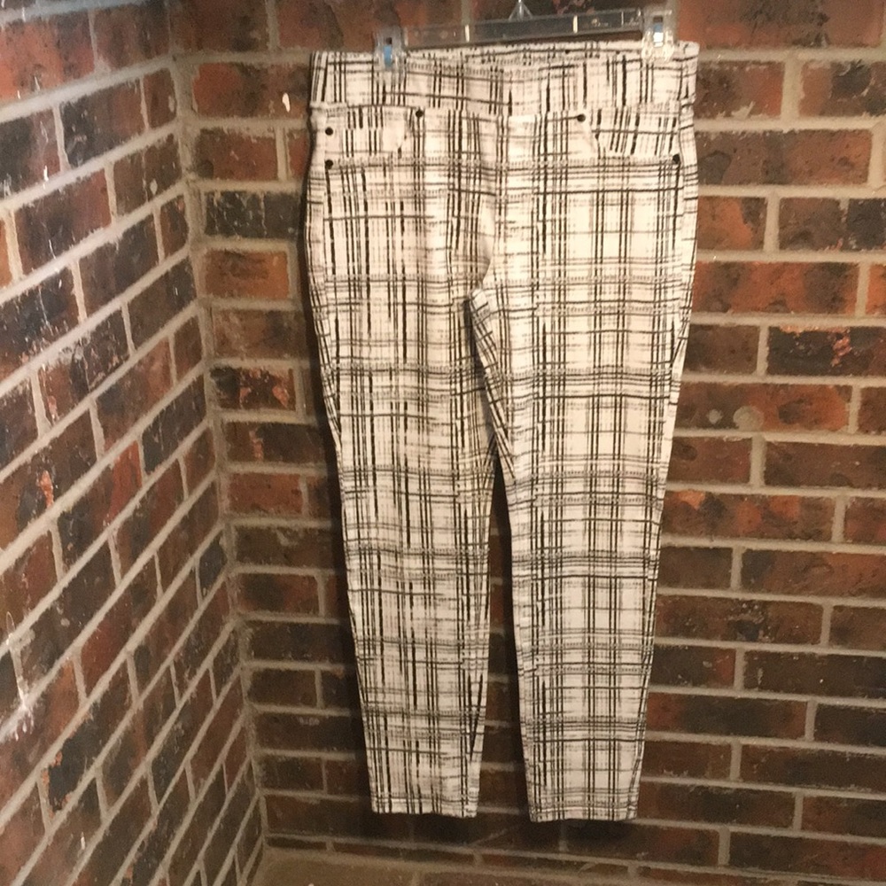 Women’s size 6 Liverpool Jeans Company pants